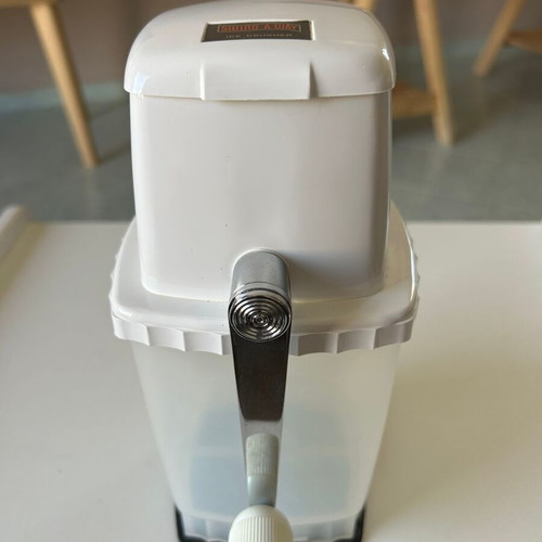 Vintage swing away ice crusher plastic hand used