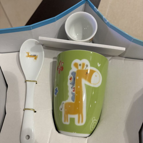 Children's porcelain dining set 5 pieces new with jungle animal box