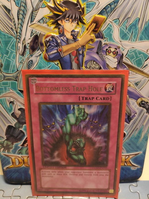 Bottomless Trap Hole GLD2-EN045 card used
