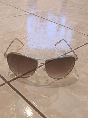 Sunglasses like new, good condition
