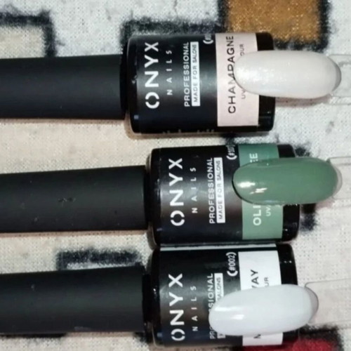 Onyx semi-permanent nail polish set like new