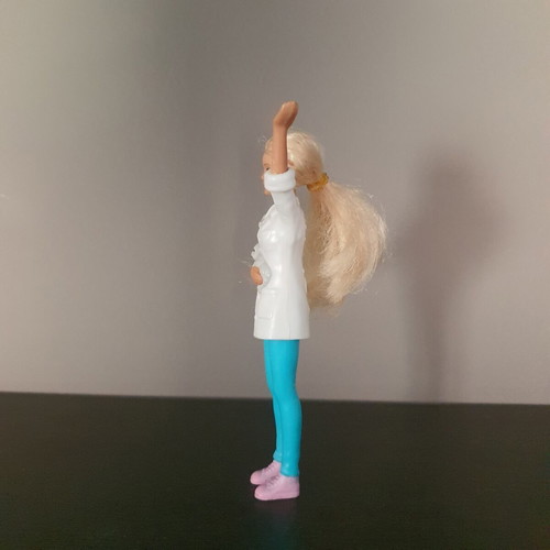 Veterinarian Barbie 2018 doll used, 13cm