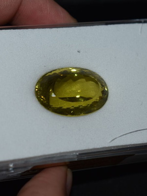 Citrine natural 46.6 carats used with cracks on the box