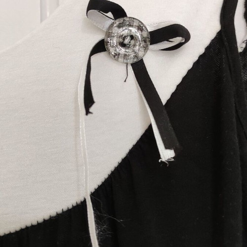 Black and white striped dress one size, like new, romantic style