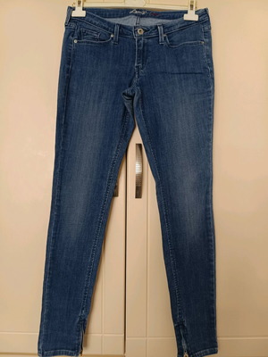 Levi's women's jeans like new, blue, skinny fit