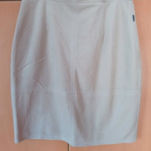 Women's knee-length suede skirt beige ecru like new