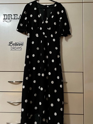 Maxi dress lightly used, size M, black and white