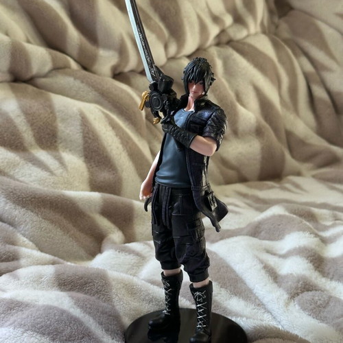 Final Fantasy Noctis figure new, 20 centimeters