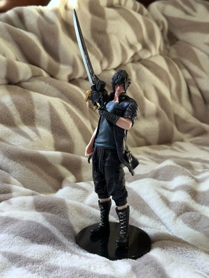 Final Fantasy Noctis figure new, 20 centimeters