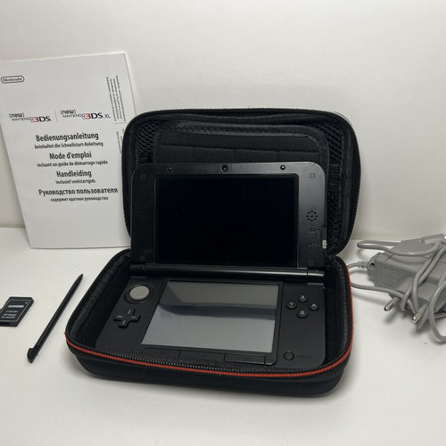 Nintendo 3DS XL употребяван с аксесоари, напълно функционален
