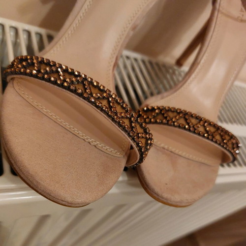 Migato sandals new, size 37, nude with rose gold rhinestones