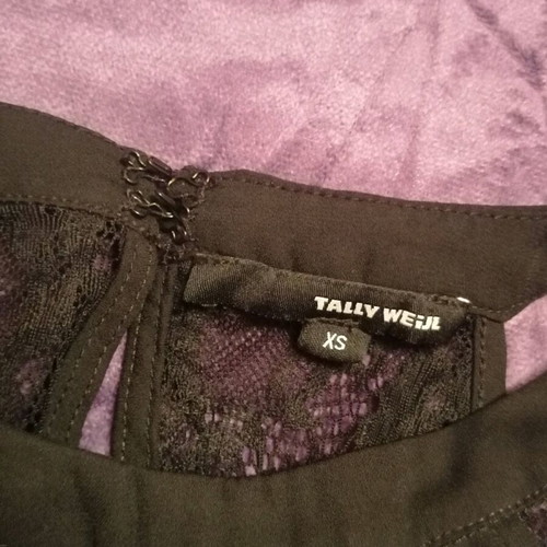 T-shirt black XS like new