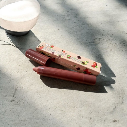 Lip pencil in rotten apple color new