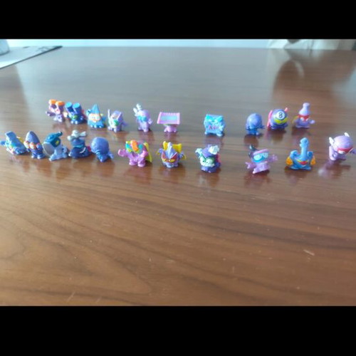 Superthings figures like new, set of 22 pieces