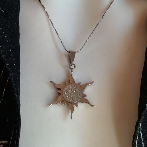 Stainless steel sun necklace with zirconia new