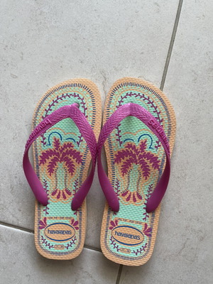 Havaianas σαγιονάρες μέγεθος 38 σαν καινούργιες, τροπικές πολύχρωμες