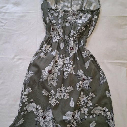 Floral dress like new, midi, green, one size