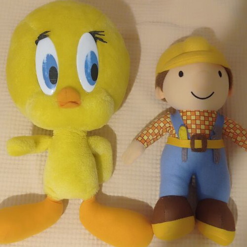 Tweety and Bob the Builder plush toys, set of 2