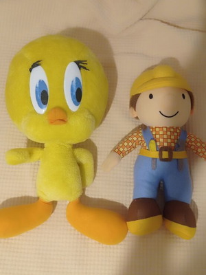 Tweety and Bob the Builder plush toys, set of 2
