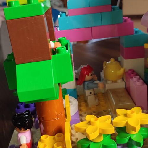 Lego Duplo Flo's Café large construction used, 150+ pieces