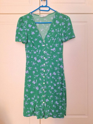 Mango dress like new, mini green with lilac patterns, size XS