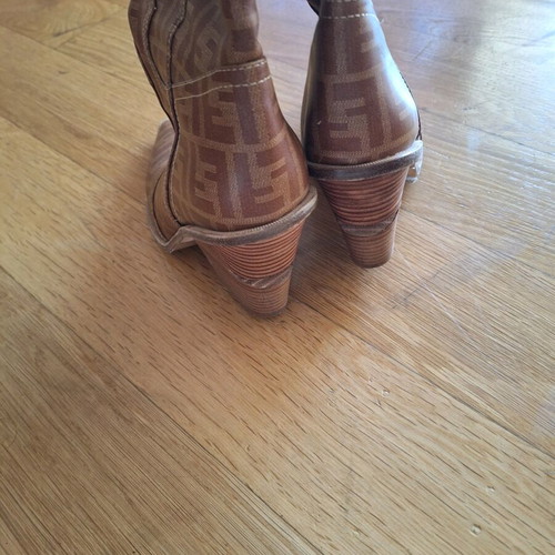 Fendi cowboy boots like new, brown, size 40-41