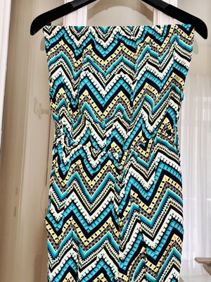 H&M Divided strapless playsuit like new, colorful zigzag pattern