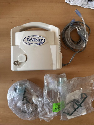Devilbiss nebulizer with accessories, like new
