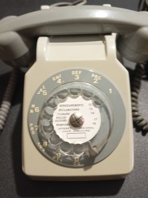 Vintage γαλλικά αναλογικά τηλέφωνα μεταχειρισμένα, σετ 2, δεκαετίας 70