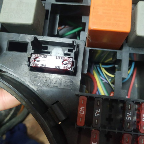 Fuse box Saab 9-3 used, 5108477