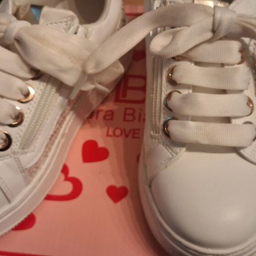 Laura Biagiotti sneakers size 30, white with gold details