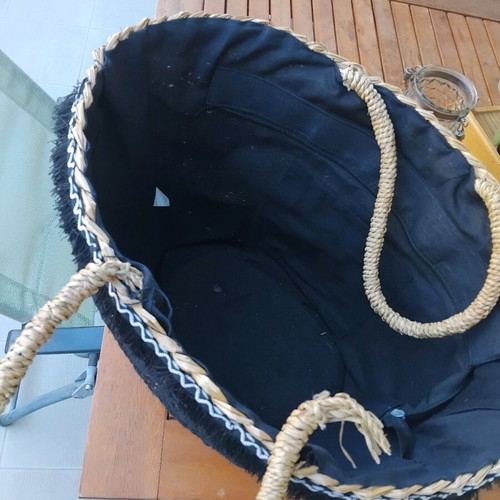Straw beach bag like new with one handle repairable