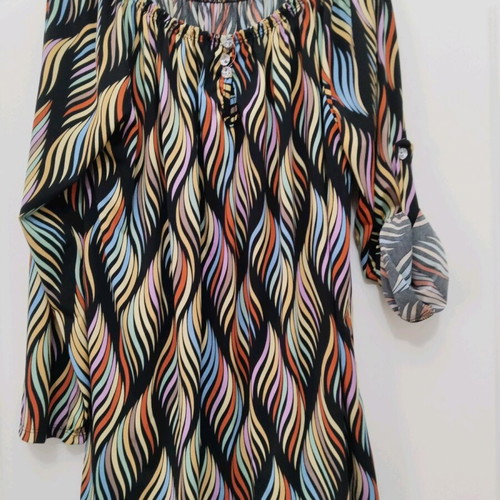 Viscose Italian plus size blouse like new, multicolor with sleeve button