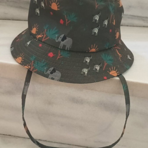Karfil Hats Bucket Hat with Zoo Safari Design Size 50 like new