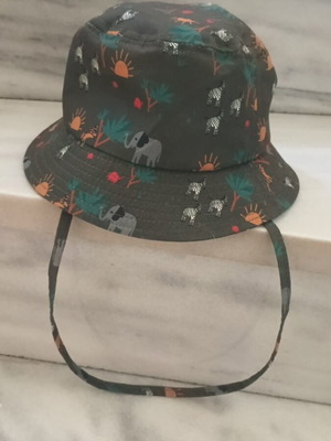 Karfil Hats Bucket Hat with Zoo Safari Design Size 50 like new