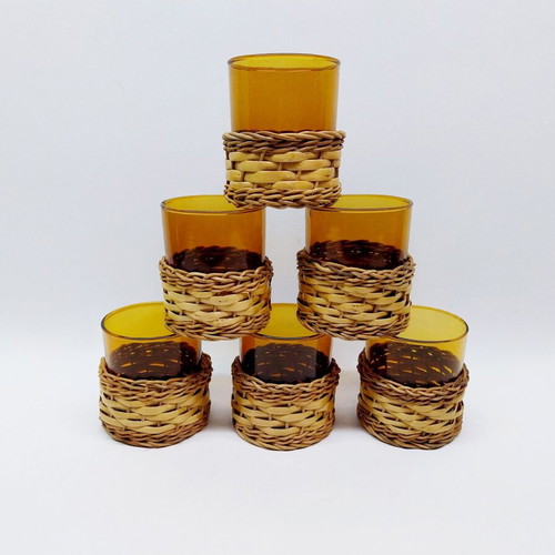 Set of 6 amber glass cups with woven baskets like new