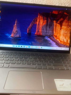 Asus VivoBook X512DA Ryzen 7 laptop SSD 512GB σαν καινούργιο με ασύρματο ποντίκι