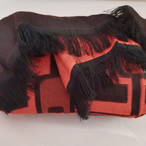 Toi&Moi scarf like new with geometric patterns and fringes