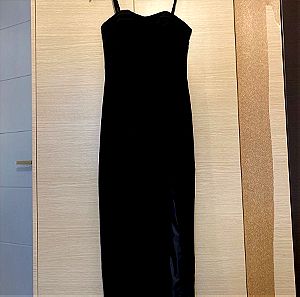 Βραδινό μαύρο φόρεμα με κορσέ και άνοιγμα Νο S