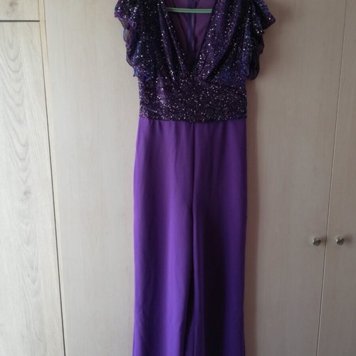Jumpsuit with V neckline and ruffles, purple, size small, like new