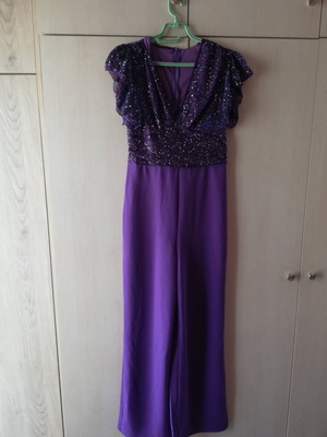 Jumpsuit with V neckline and ruffles, purple, size small, like new