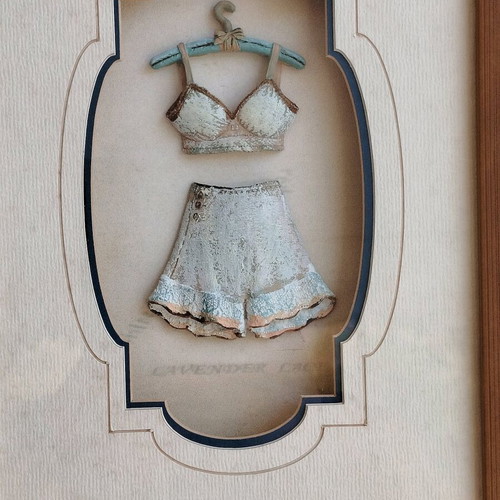 Bust frame handmade in Renaissance style new