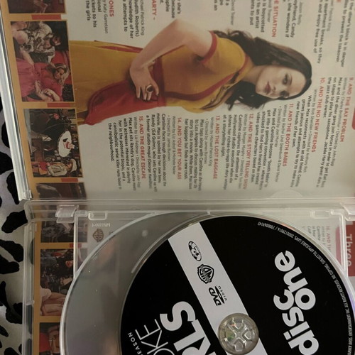 2 Broke Girls Season 5 boxset DVD like new