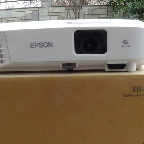 Βιντεοπροβολέας Epson EB-S05 σαν καινούργιος, επαγγελματικός και εκπαιδευτικός