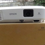 Βιντεοπροβολέας Epson EB-S05 σαν καινούργιος, επαγγελματικός και εκπαιδευτικός