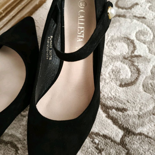 Women's black pumps size 39 like new, unworn
