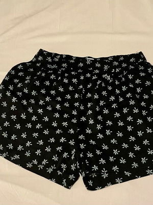 Καλοκαιρινό σορτσάκι H&M μέγεθος 38, δροσερό, μαύρο, καινούργιο