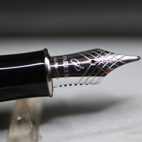 Parker Sonnet ST Tartan Pattern Fountain Pen Silver new