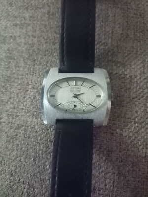 Victory wind-up watch used, gray