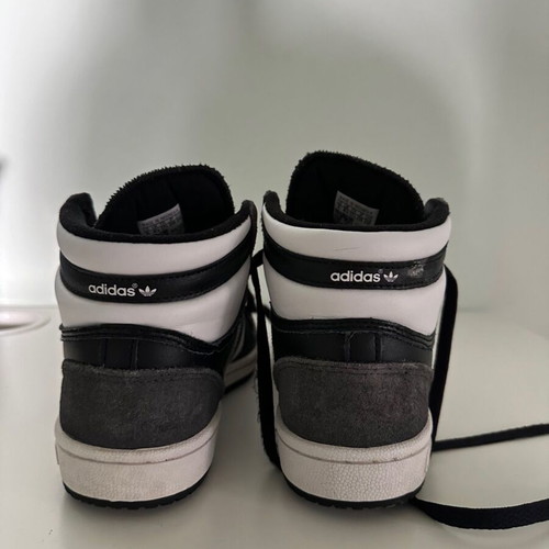 Adidas Top Ten athletic shoes like new, black